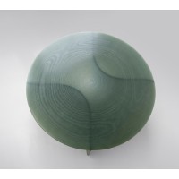 <a href=https://www.galeriegosserez.com/artistes/cober-lukas.html>Lukas Cober</a> - New Wave - Table basse ronde (Vert Volan)